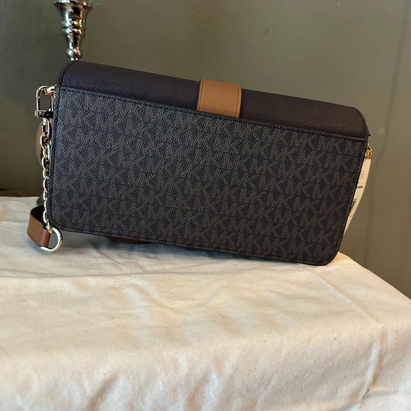 MK Greenwich Faux Leather Sling Crossbody Bag - Picture 4 of 5